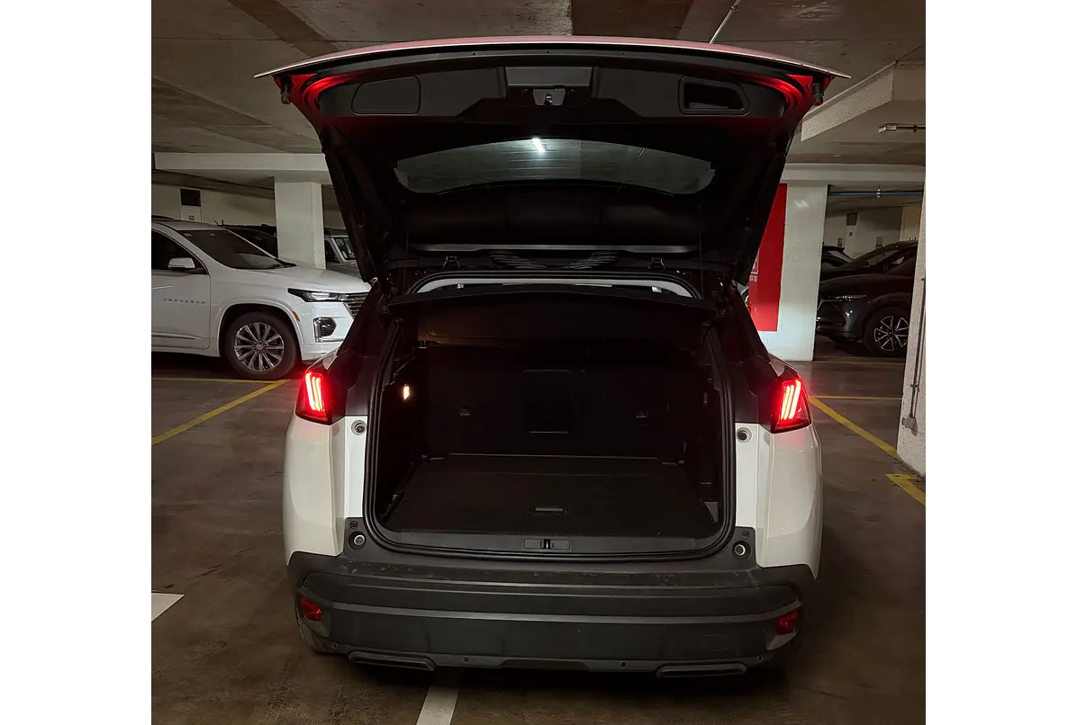 PEUGEOT 3008 BLUE HDI 130 EAT8 1.5 2022