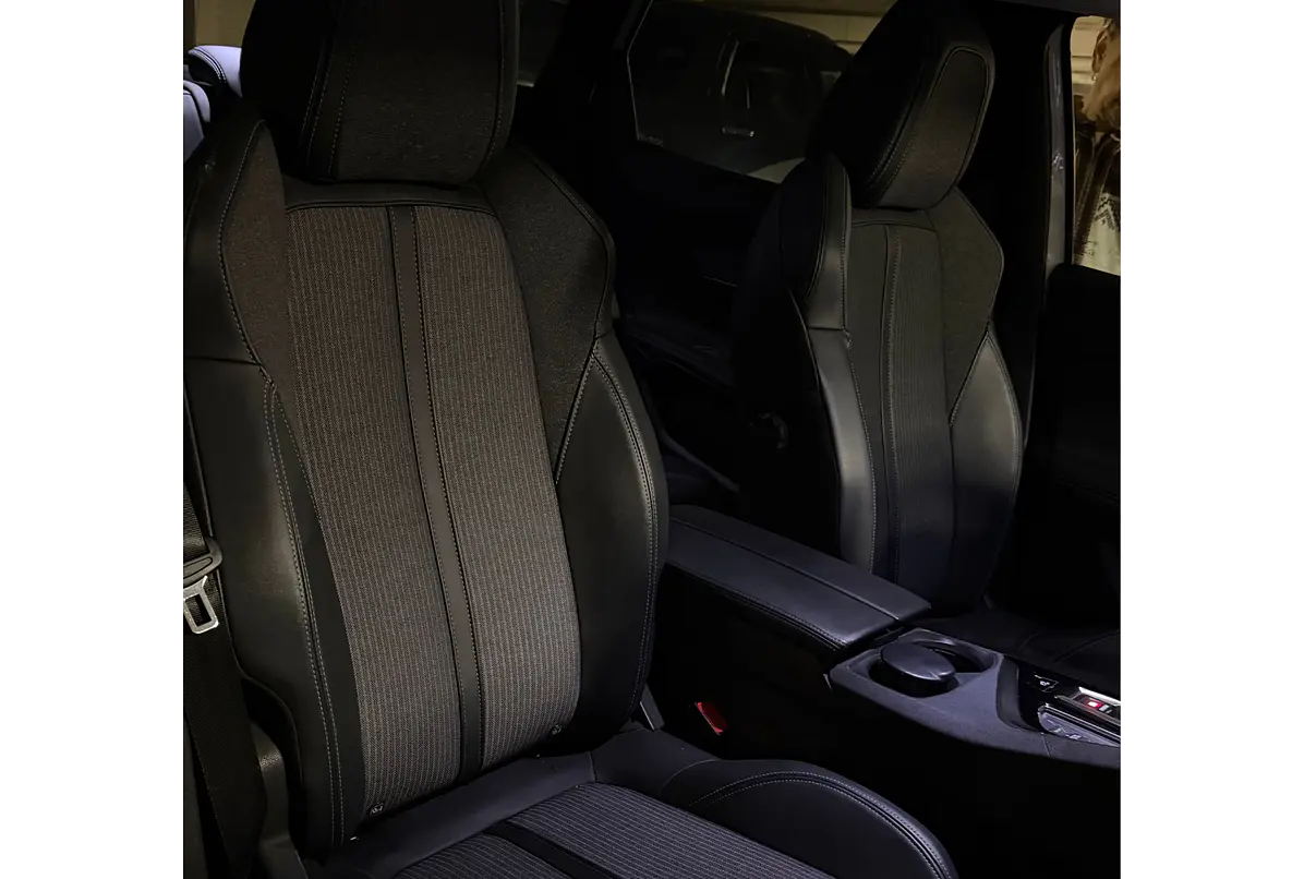 PEUGEOT 3008 BLUE HDI 130 EAT8 1.5 2022