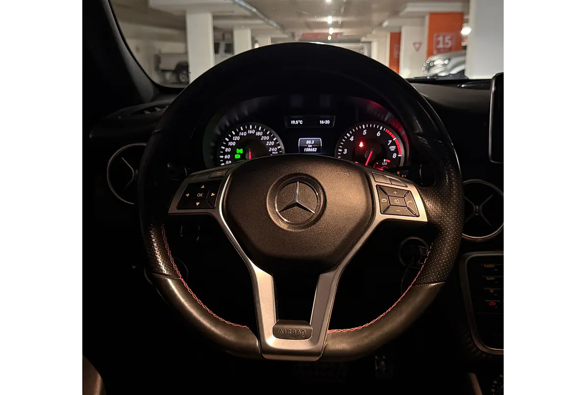 MERCEDES BENZ A200 BLUEEFFICIENCY 1.6 2016