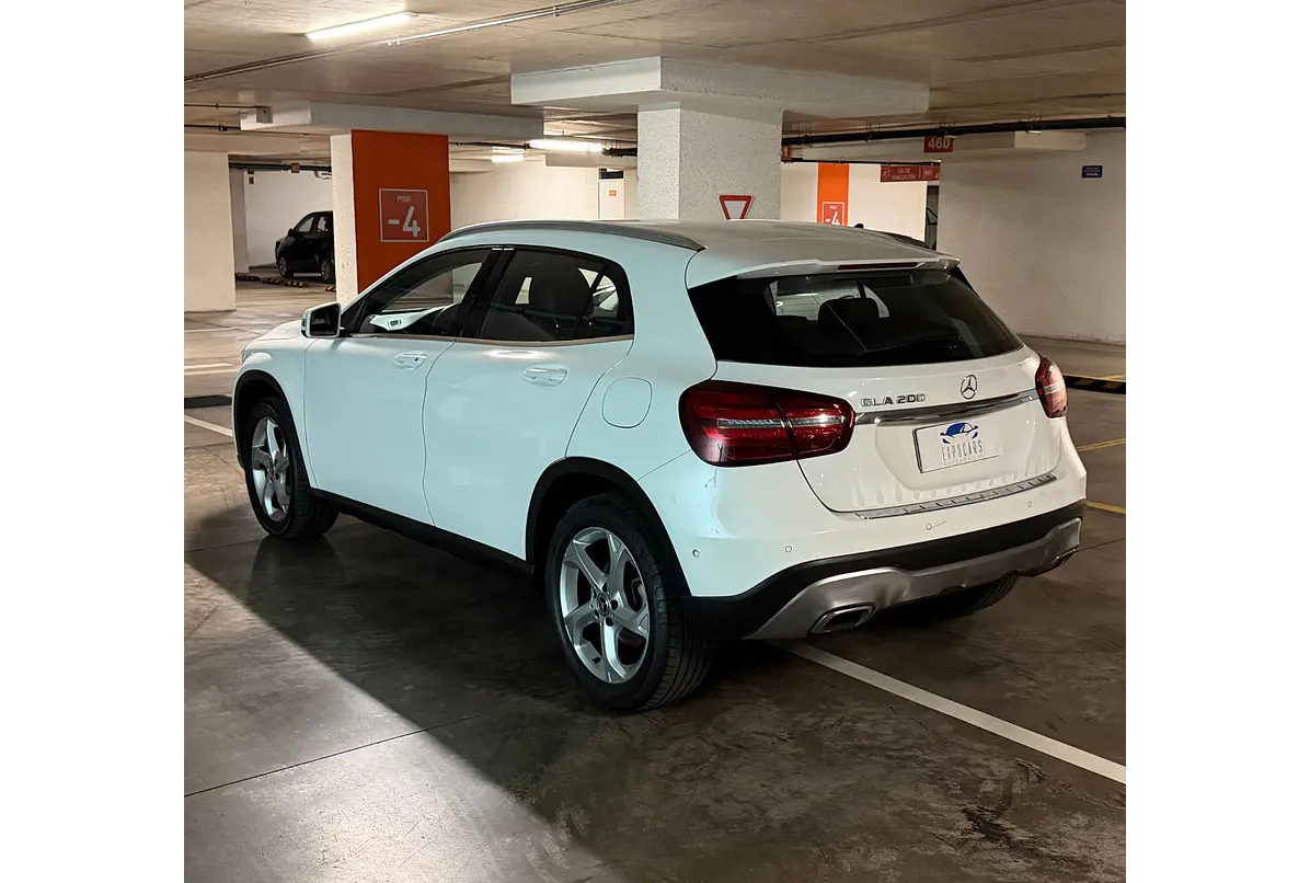 MERCEDES BENZ GLA 200 1.6 2019