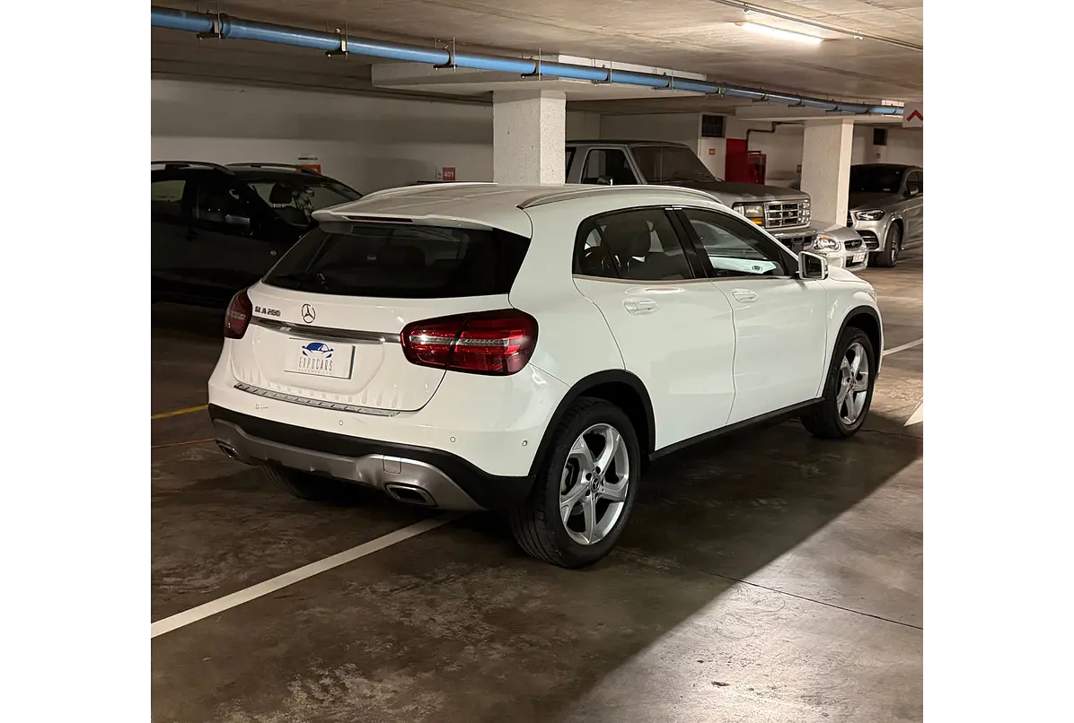 MERCEDES BENZ GLA 200 1.6 2019