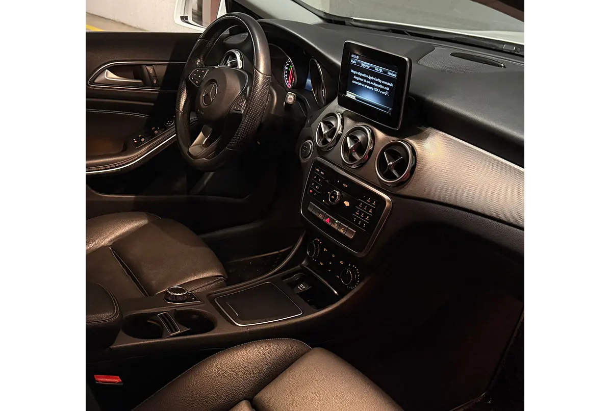MERCEDES BENZ GLA 200 1.6 2019