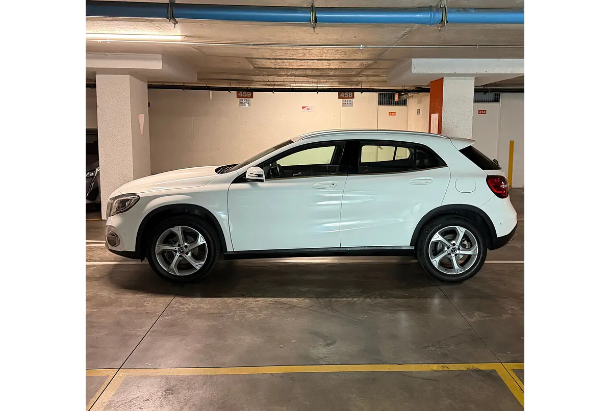 MERCEDES BENZ GLA 200 1.6 2019
