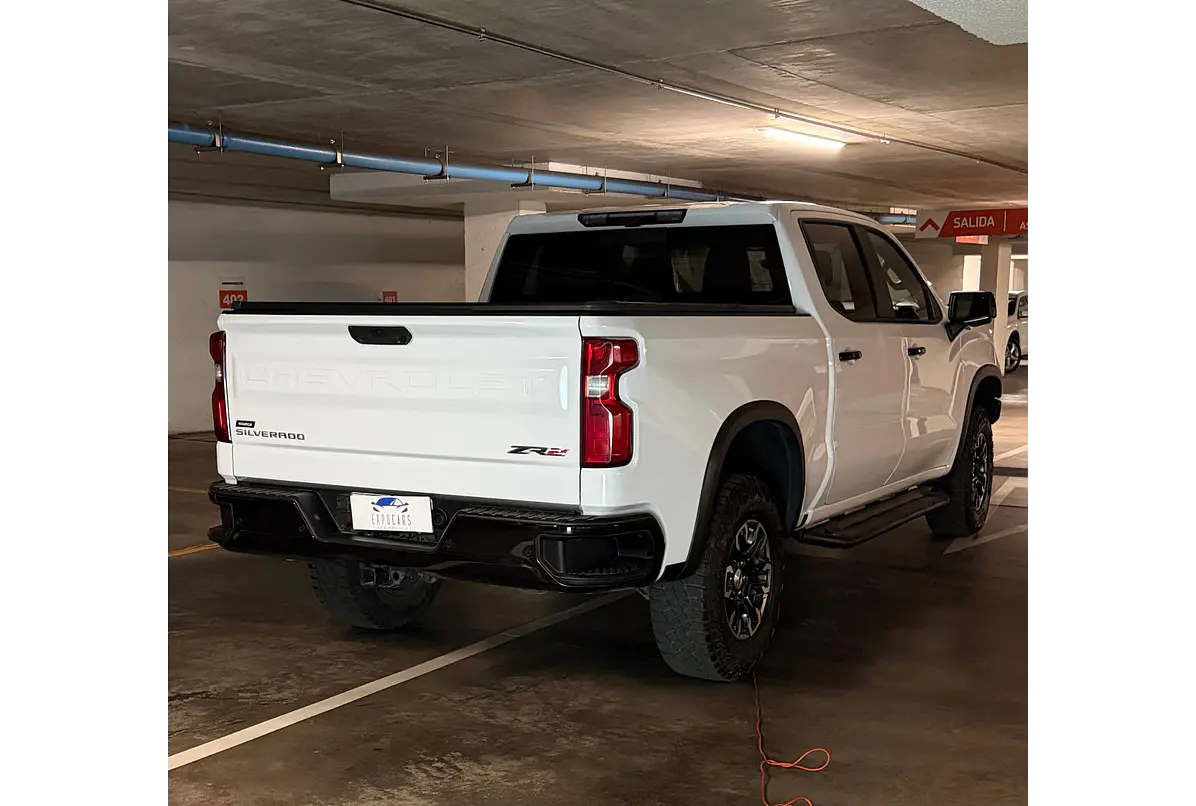 CHEVROLET SILVERADO ZR2 4X4 6.2 