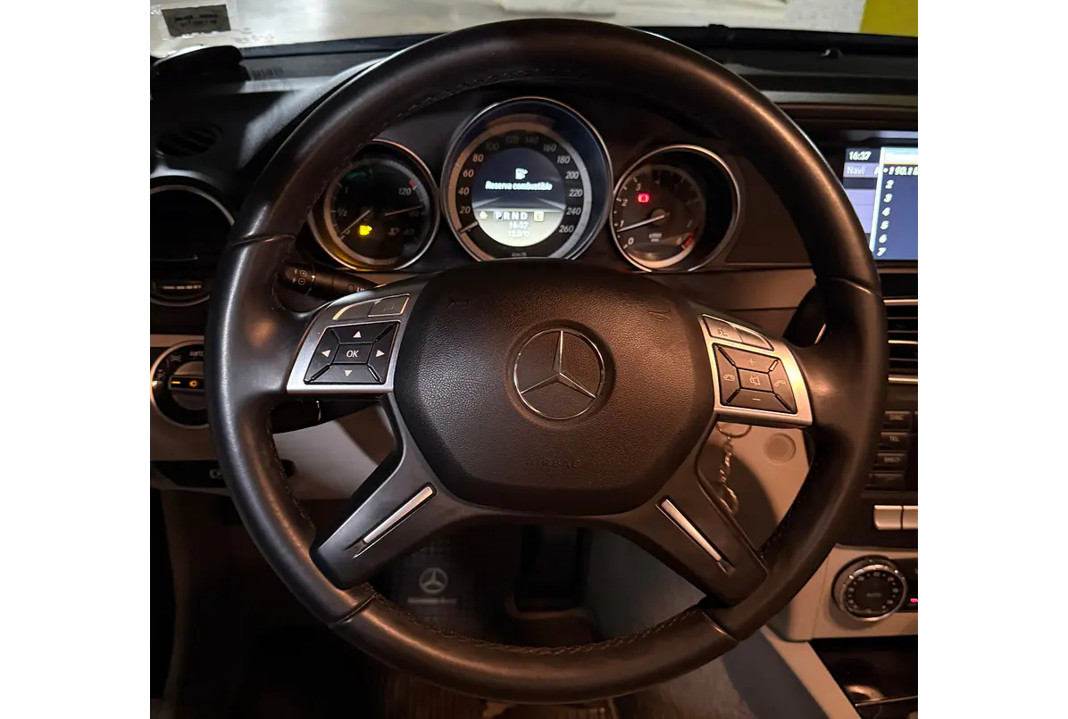 MERCEDES BENZ C180 CGI BLUE EFFICIENCY 1.8 2012