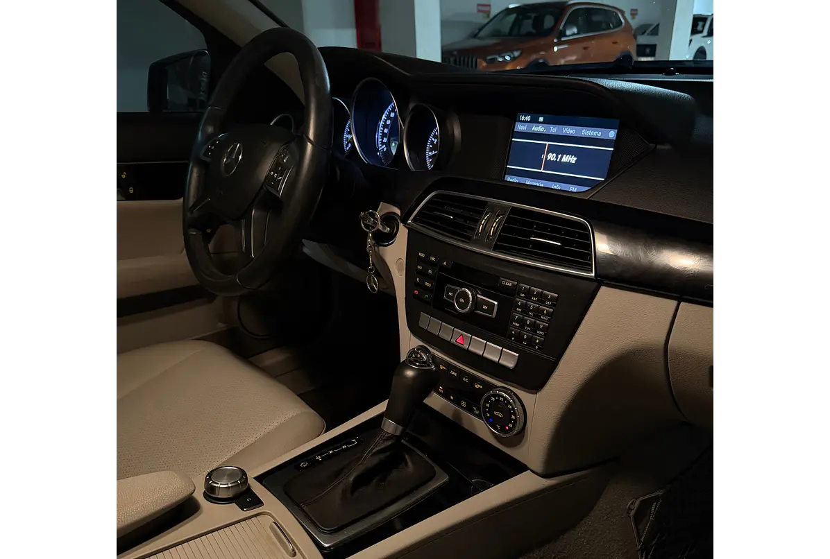 MERCEDES BENZ C180 CGI BLUE EFFICIENCY 1.8 2012