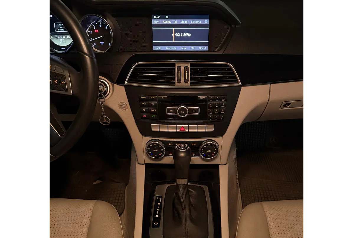MERCEDES BENZ C180 CGI BLUE EFFICIENCY 1.8 2012