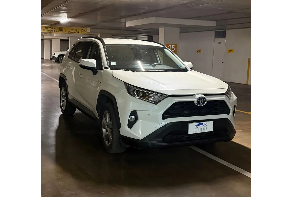 TOYOTA RAV4 XLE 2.5 2020
