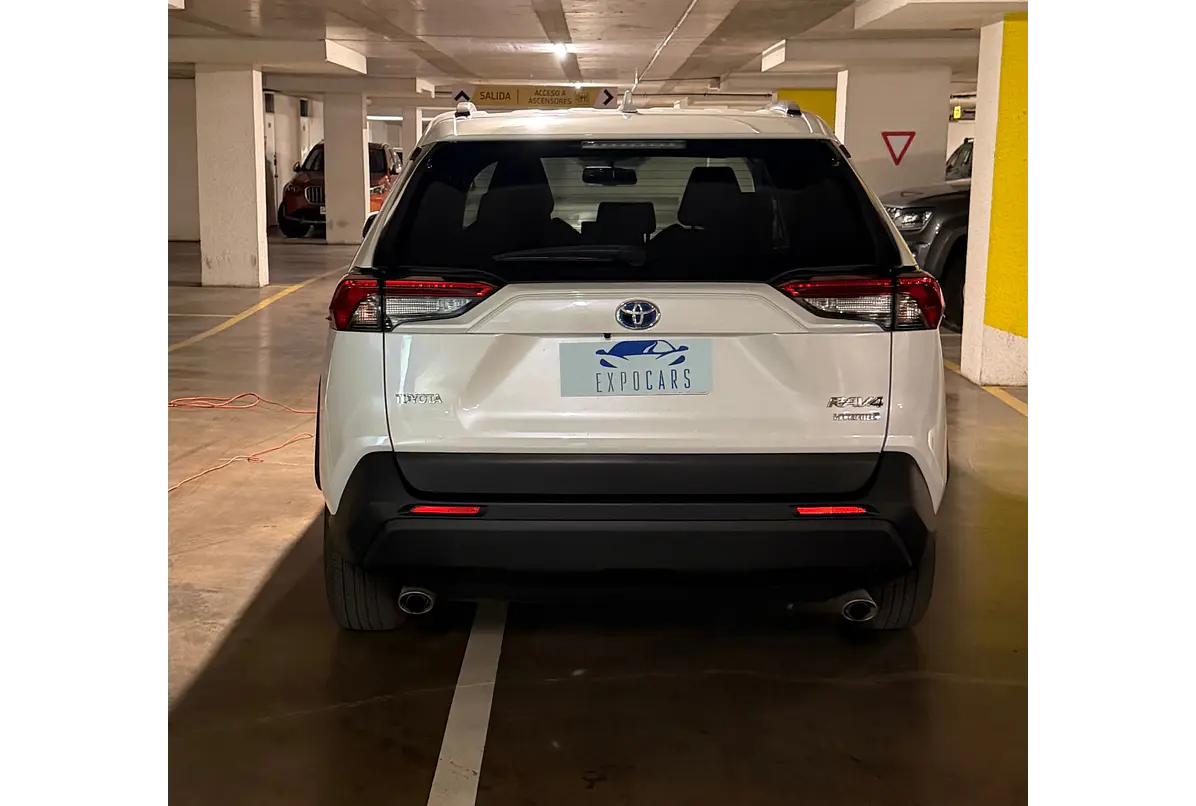 TOYOTA RAV4 XLE 2.5 2020