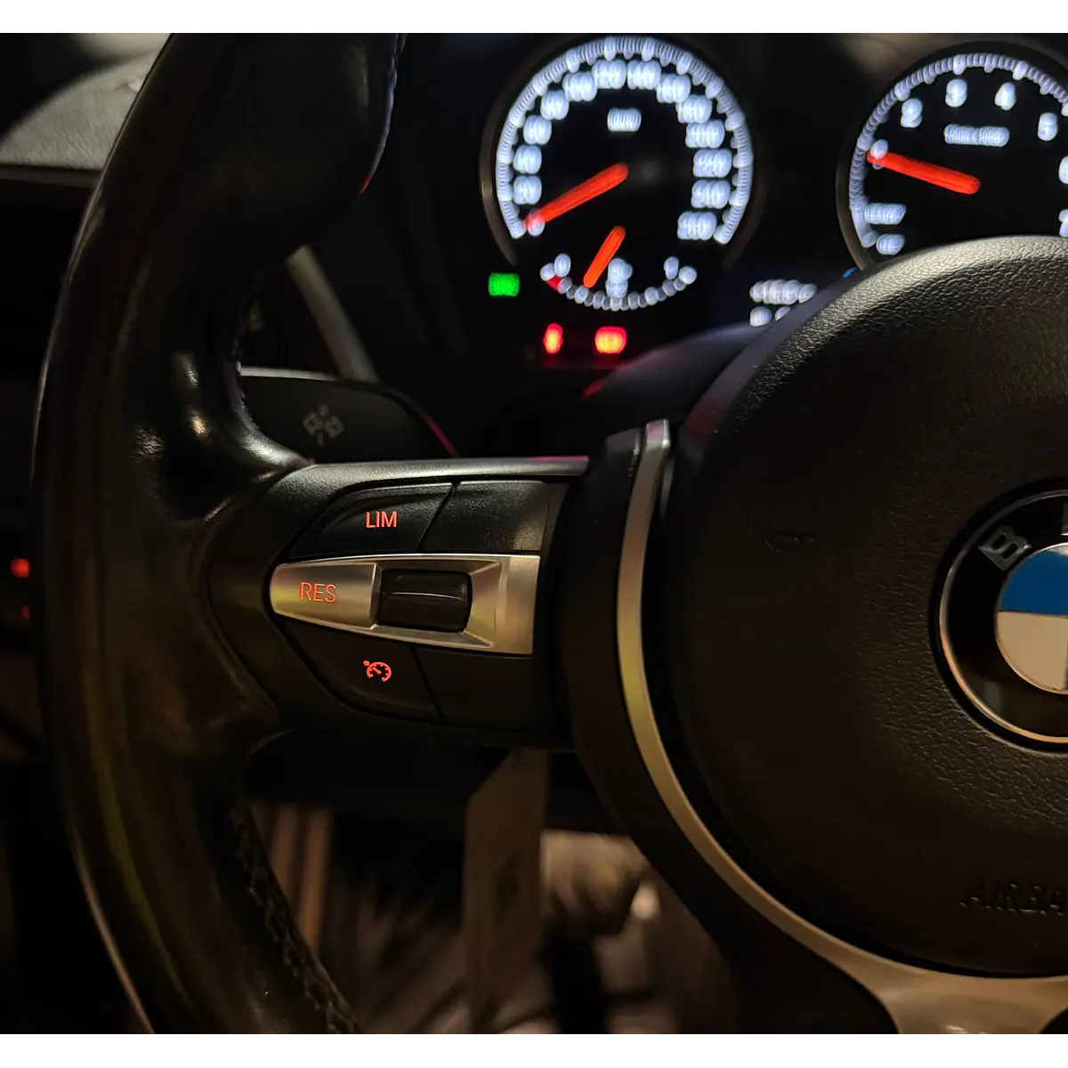 BMW 118I Hb — foto 24 de 40
