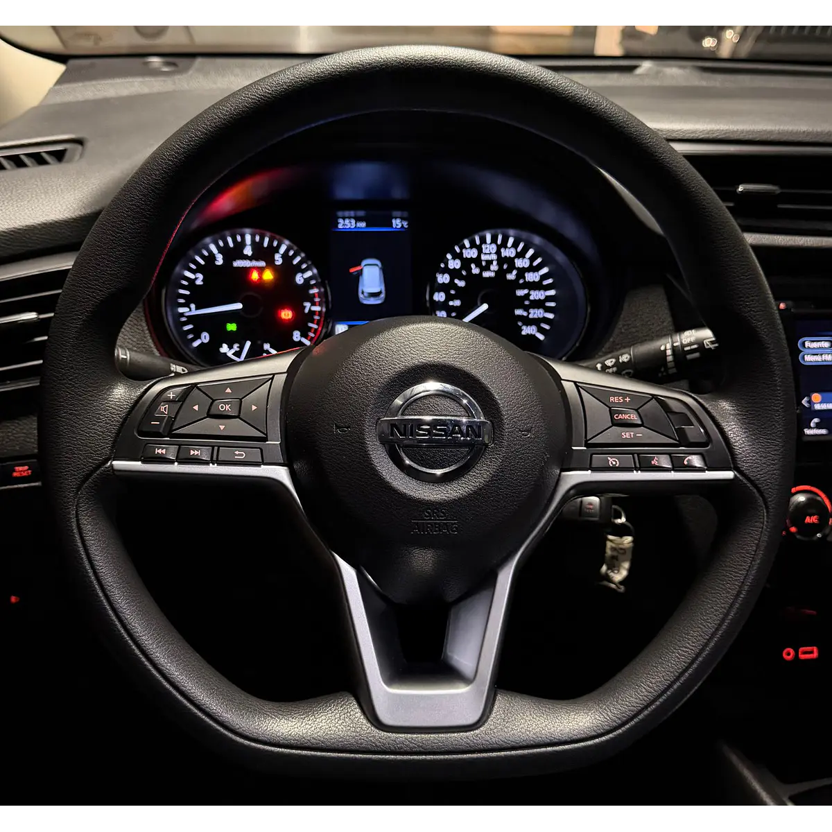 Nissan X Trail T32 — foto 28 de 40