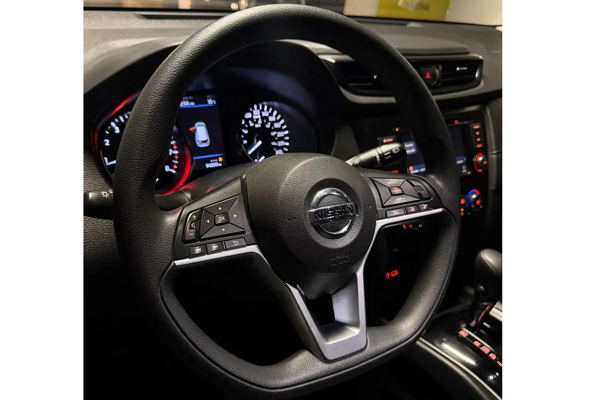 Nissan X Trail T32 — foto 25 de 40