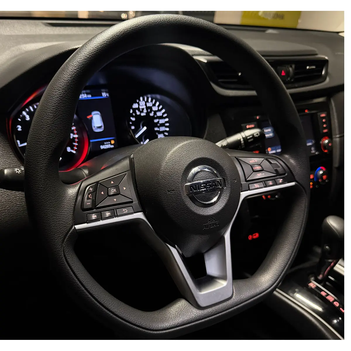 Nissan X Trail T32 — foto 26 de 40