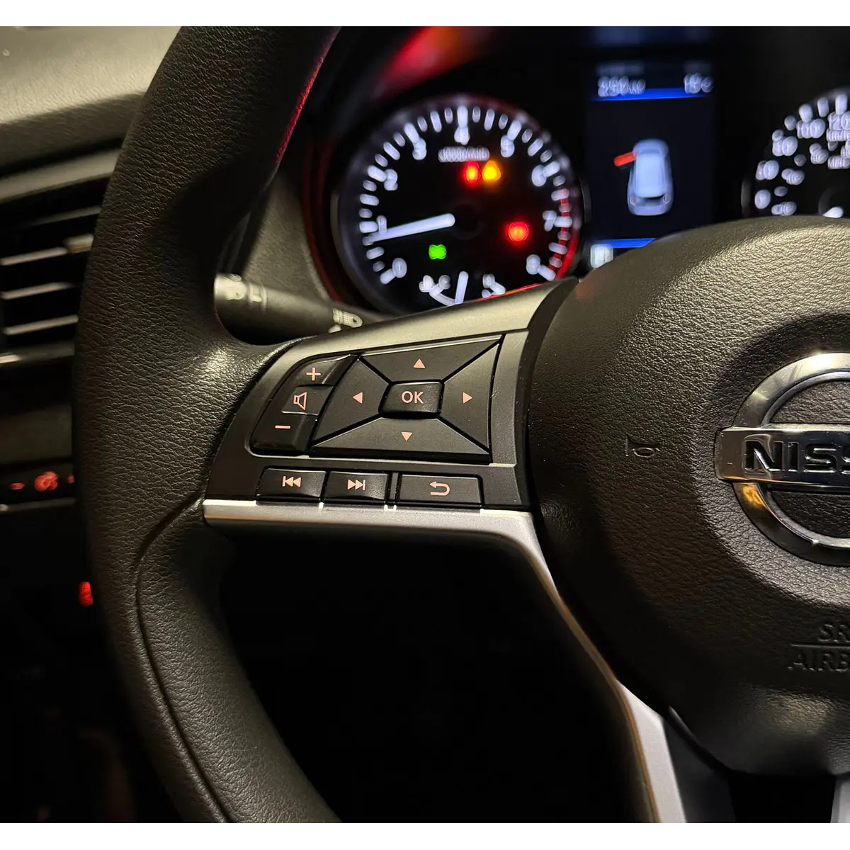 Nissan X Trail T32 — foto 30 de 40