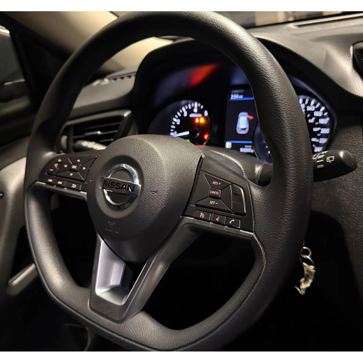 Nissan X Trail T32 — foto 34 de 40