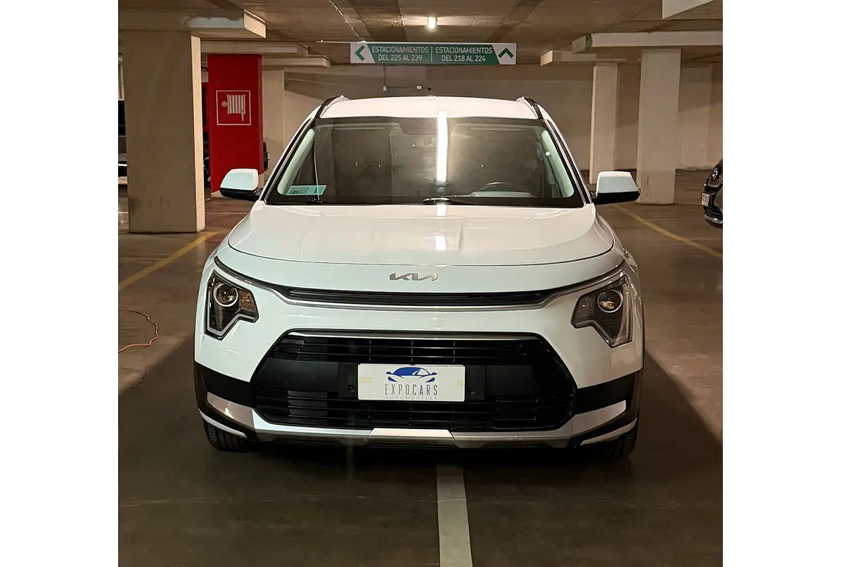 KIA Niro Lx — foto 3 de 40