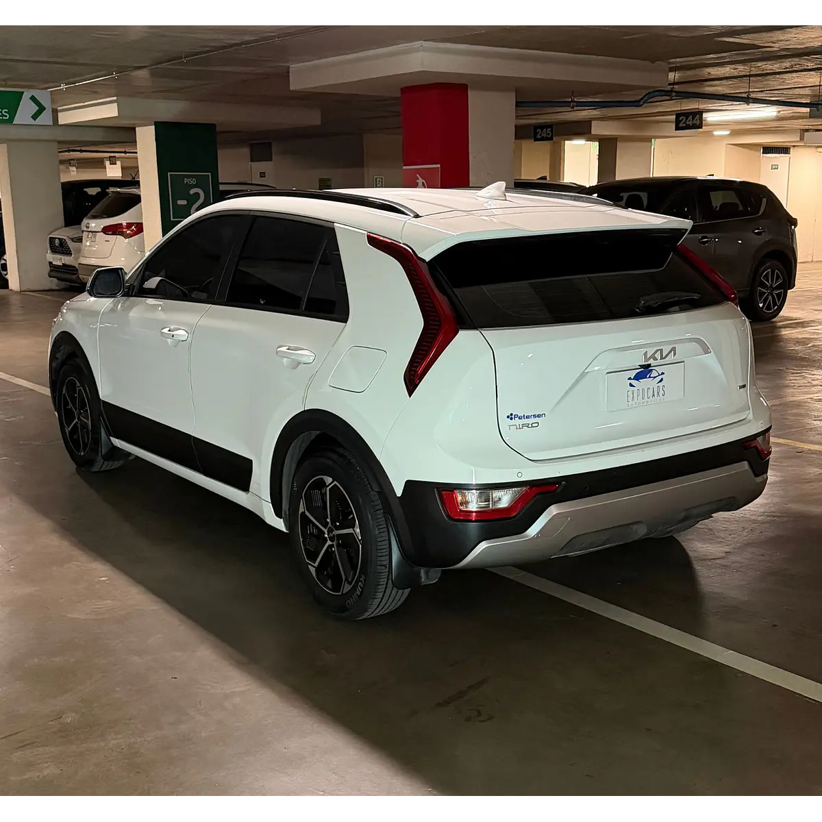 KIA Niro Lx — foto 8 de 40