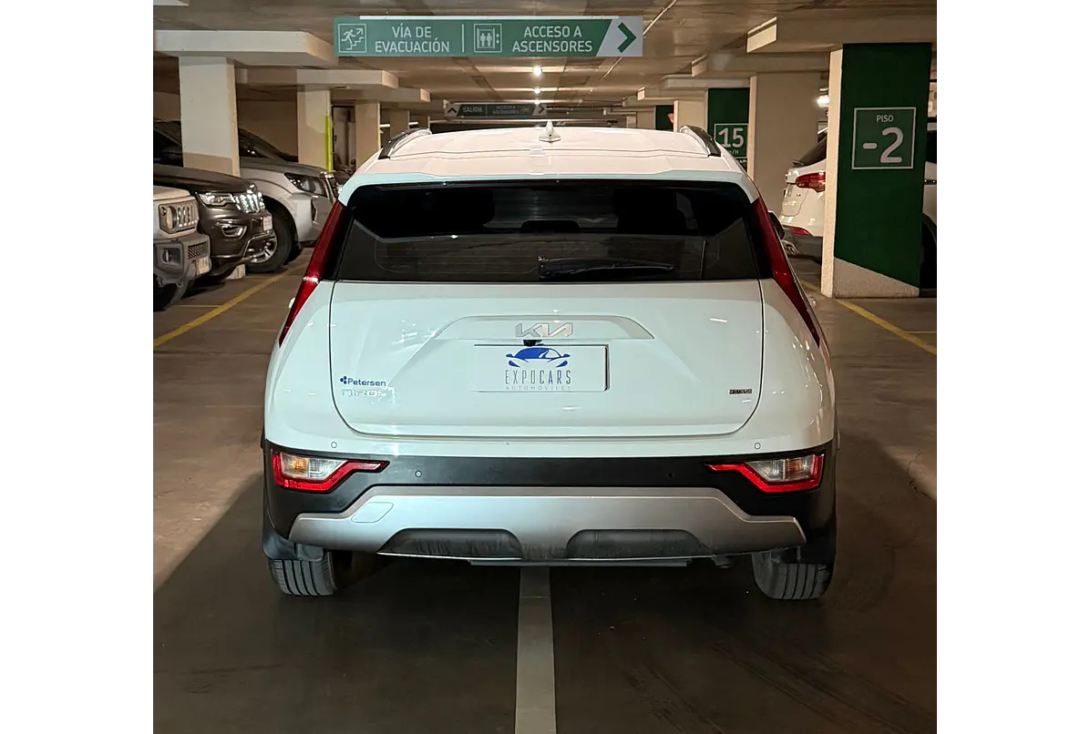 KIA Niro Lx — foto 9 de 40