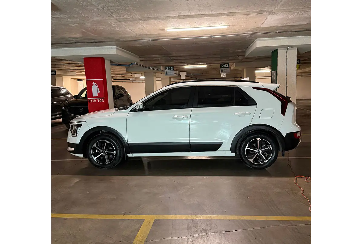 KIA Niro Lx — foto 15 de 40