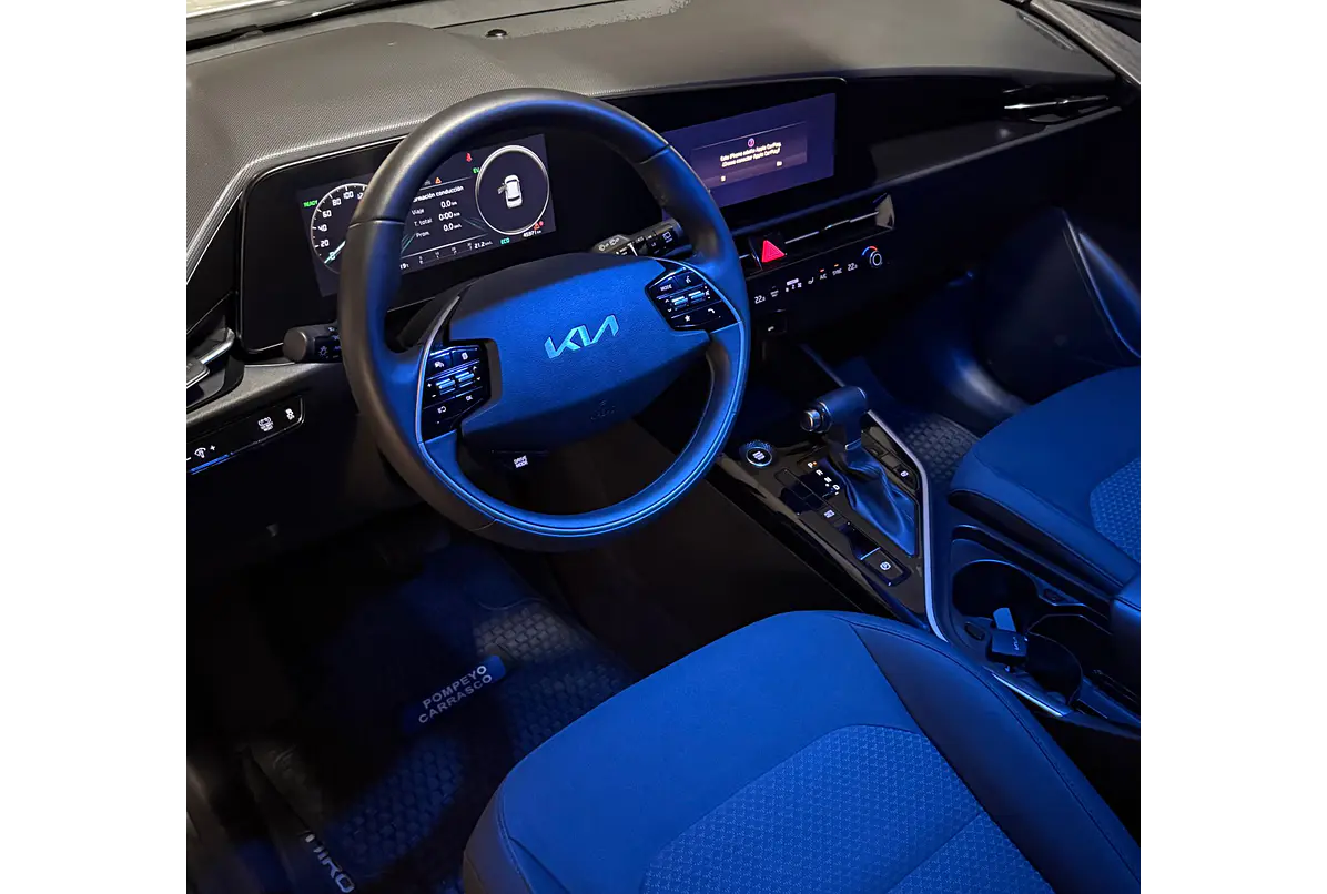 KIA Niro Lx — foto 19 de 40