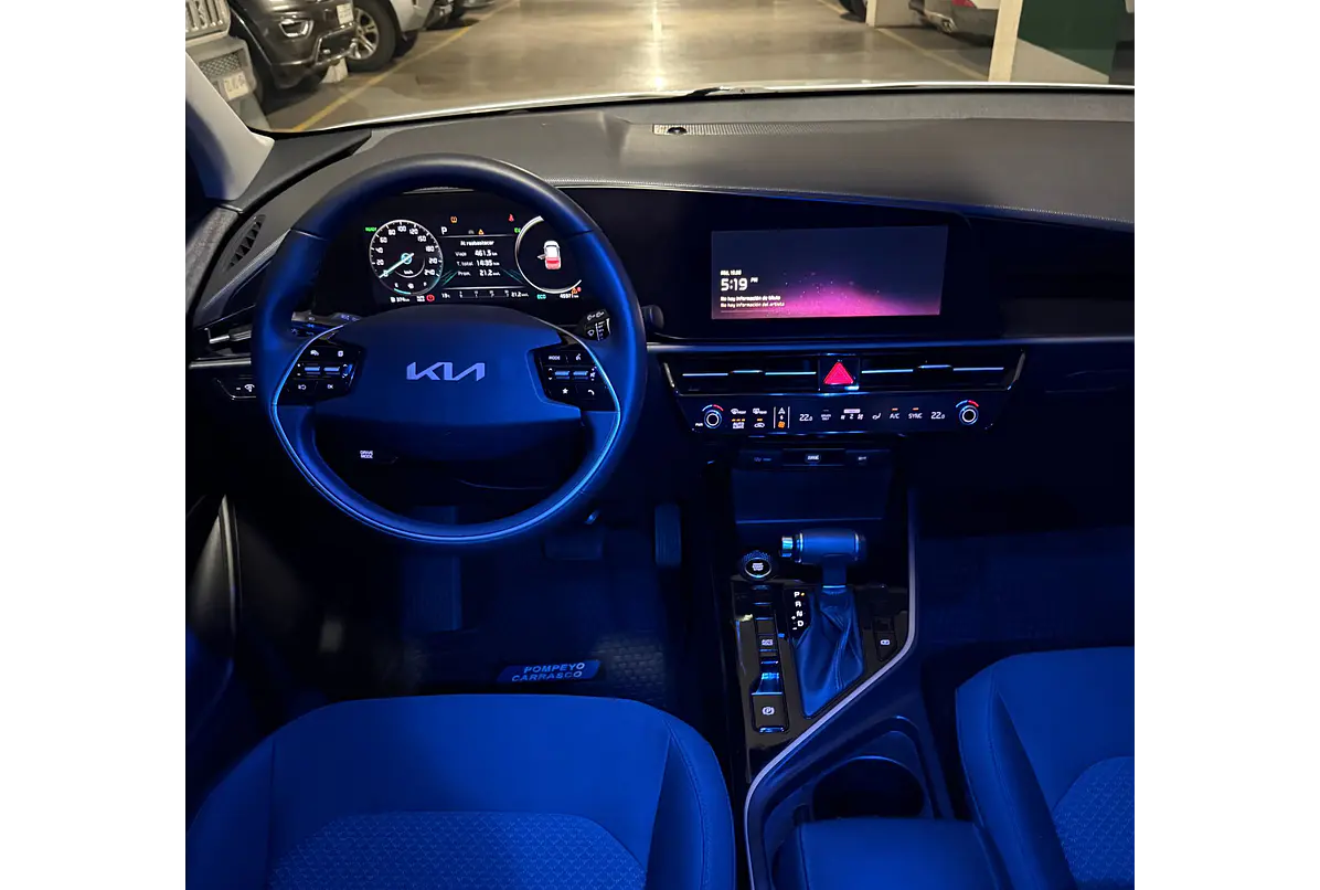 KIA Niro Lx — foto 21 de 40