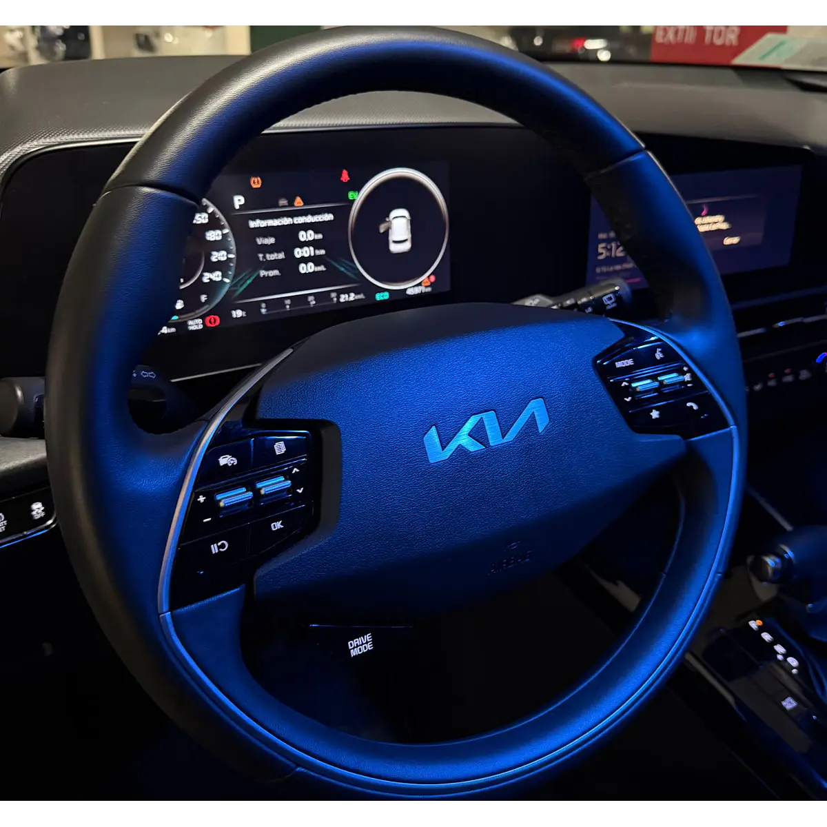 KIA Niro Lx — foto 26 de 40