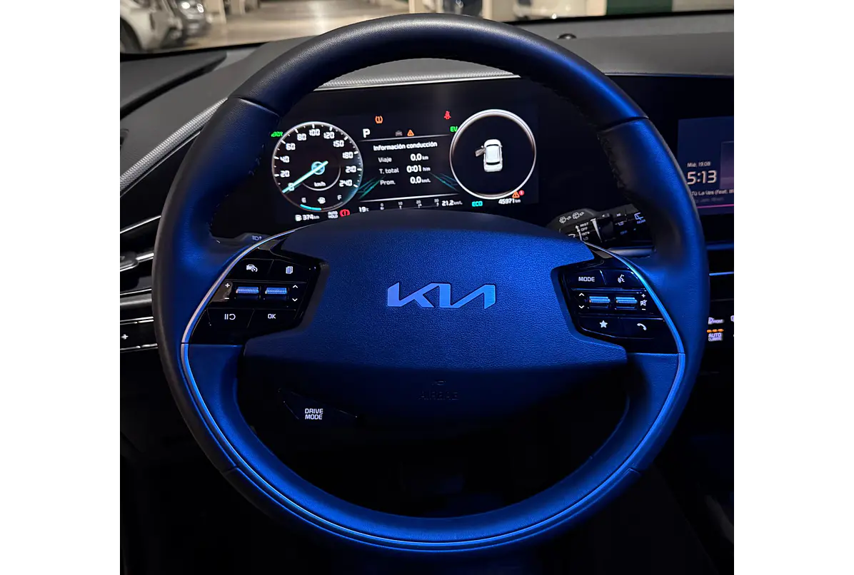 KIA Niro Lx — foto 27 de 40