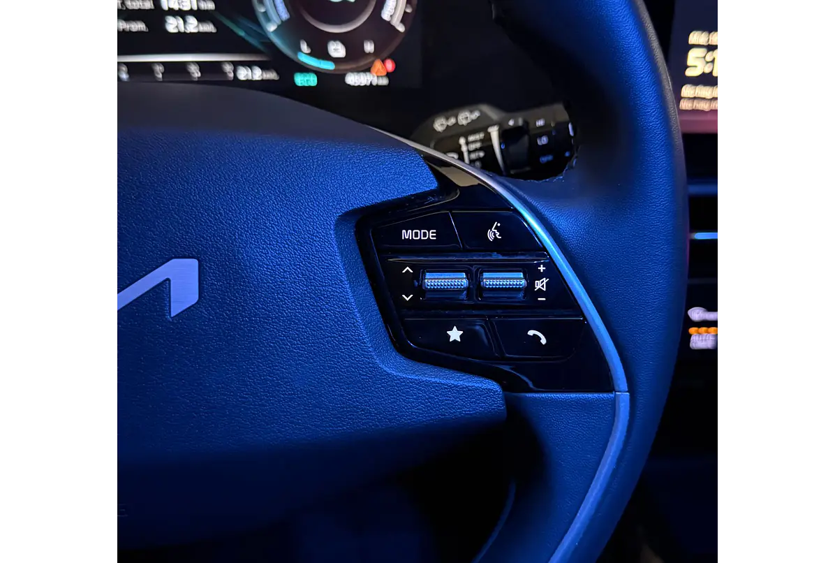 KIA Niro Lx — foto 35 de 40