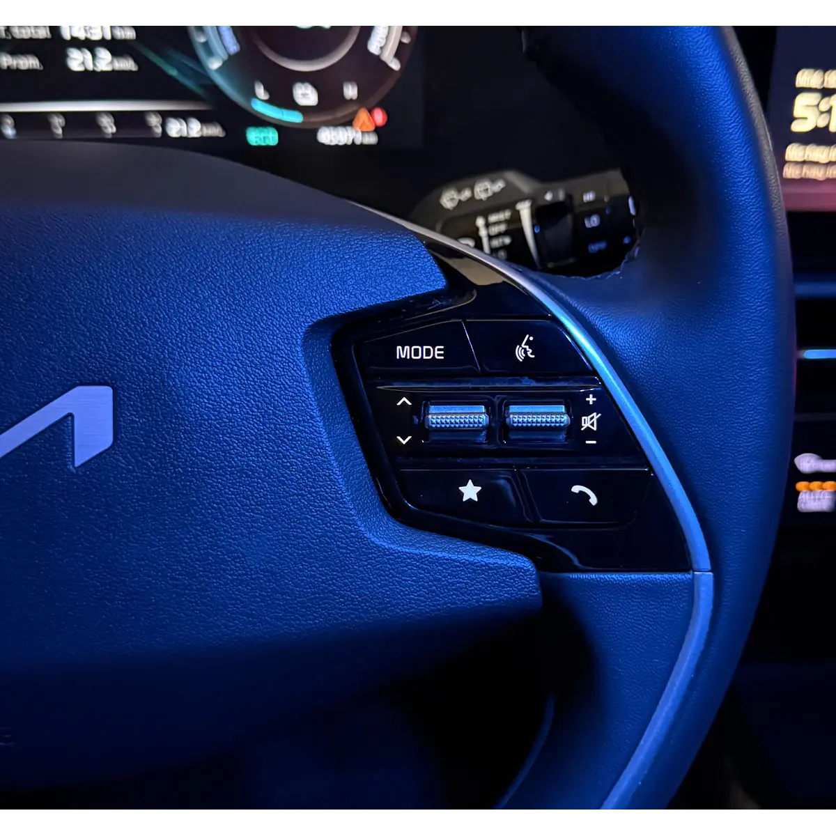 KIA Niro Lx — foto 36 de 40