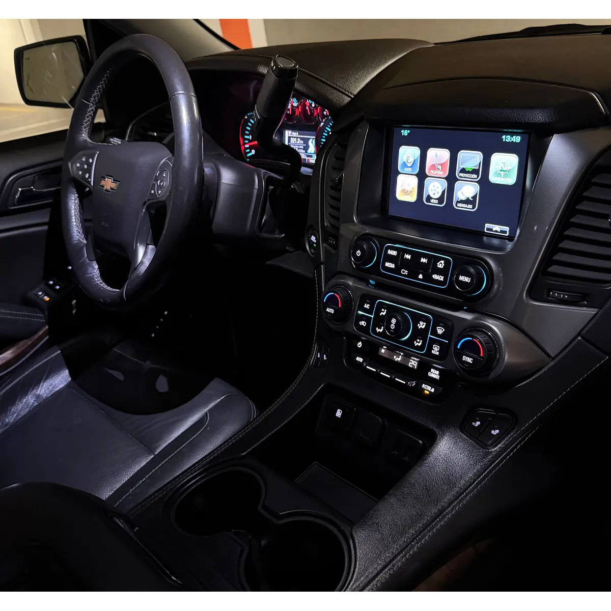 Chevrolet Tahoe — foto 24 de 40