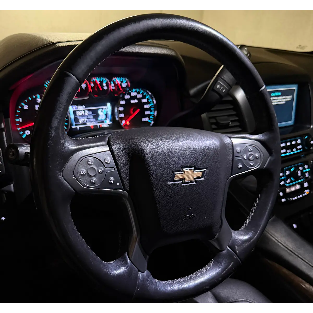 Chevrolet Tahoe — foto 26 de 40