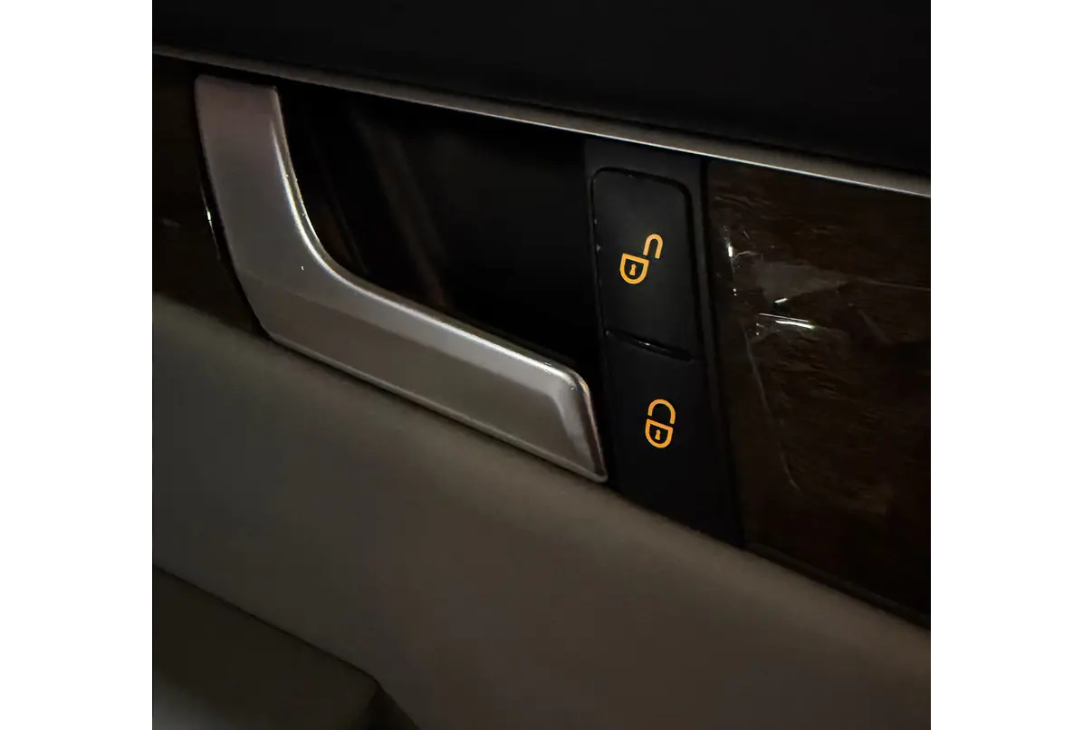 MERCEDES BENZ C180 CGI BLUE EFFICIENCY 2012