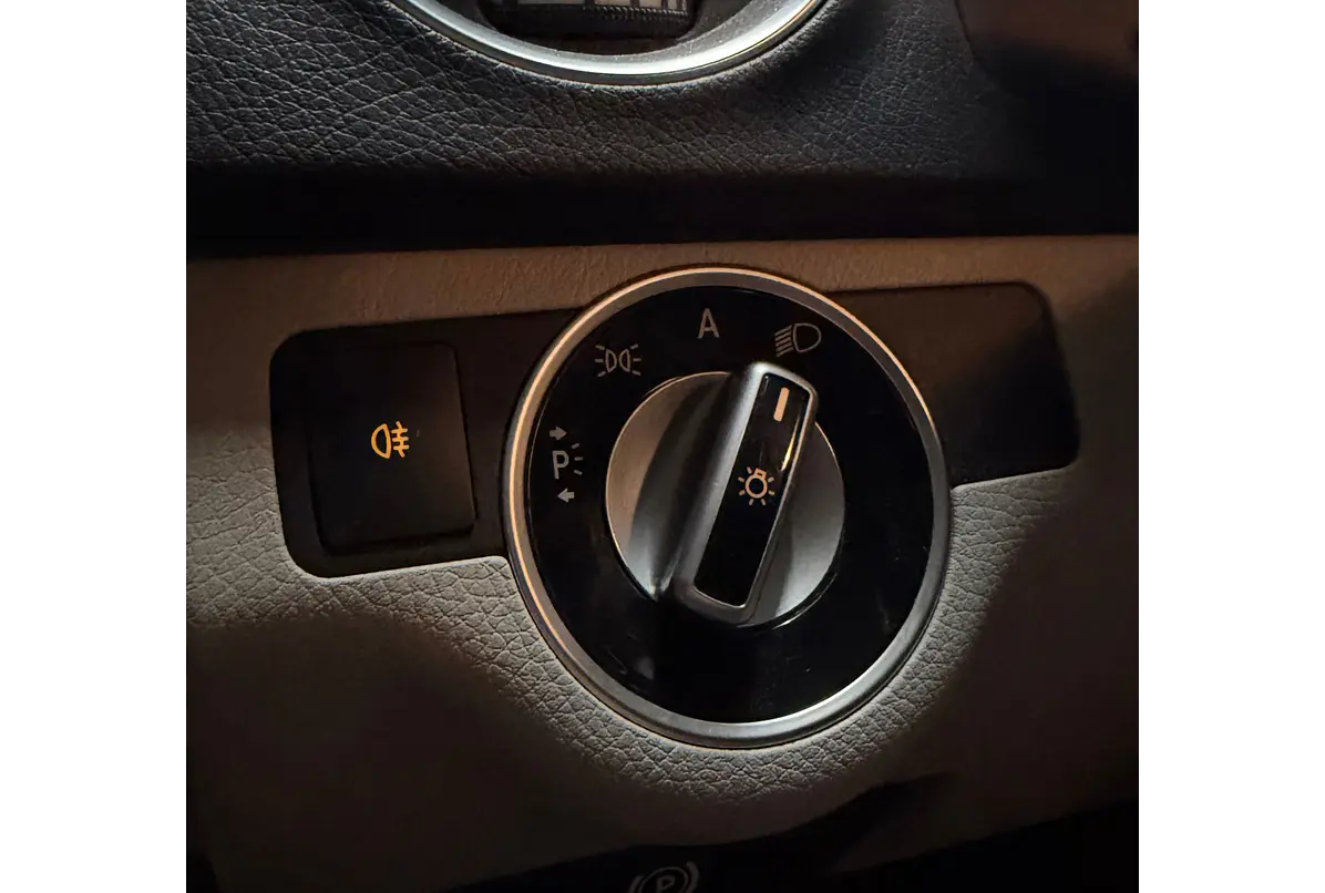 MERCEDES BENZ C180 CGI BLUE EFFICIENCY 2012