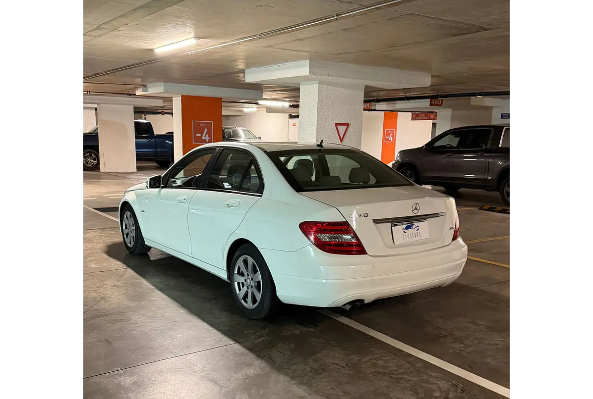 MERCEDES BENZ C180 CGI BLUE EFFICIENCY 2012