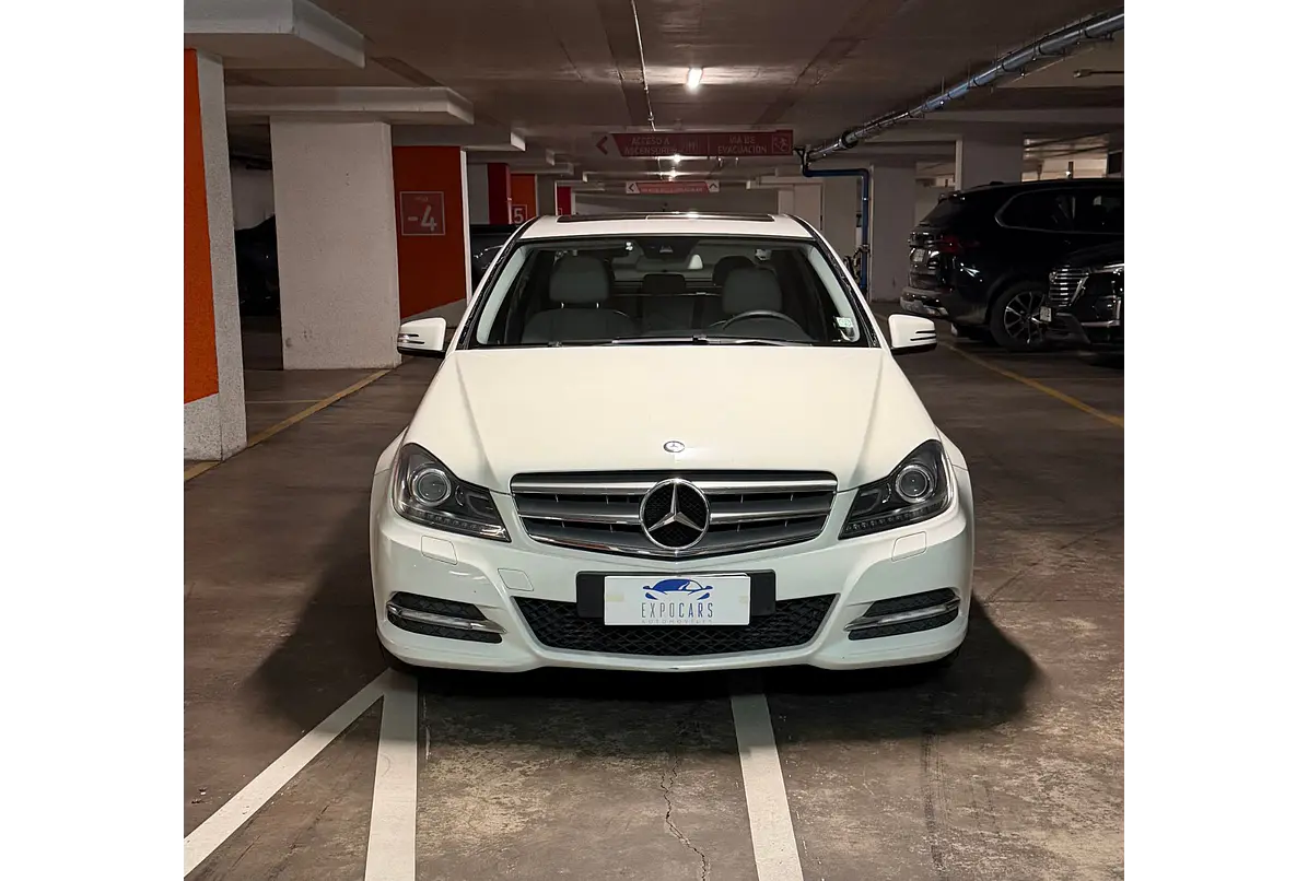 MERCEDES BENZ C180 CGI BLUE EFFICIENCY 2012