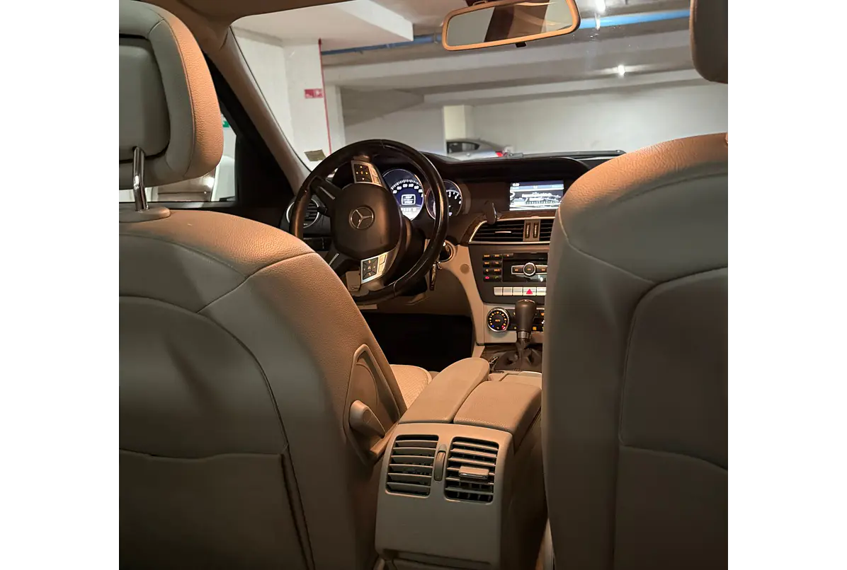 MERCEDES BENZ C180 CGI BLUE EFFICIENCY 2012