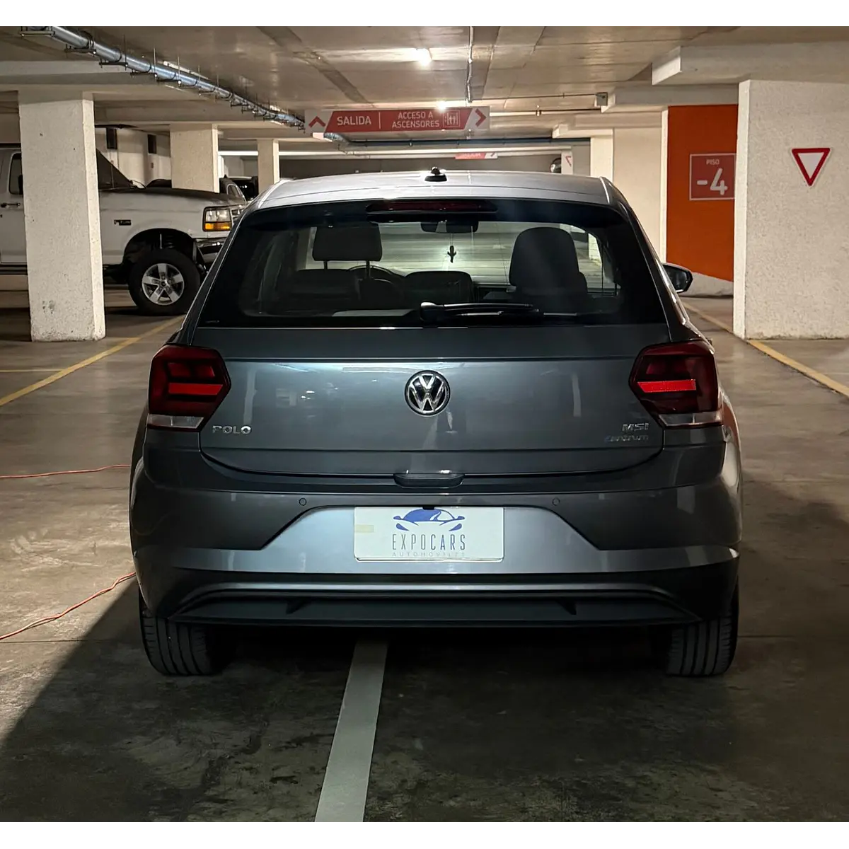 Volkswagen Polo Highline Hb — foto 10 de 40