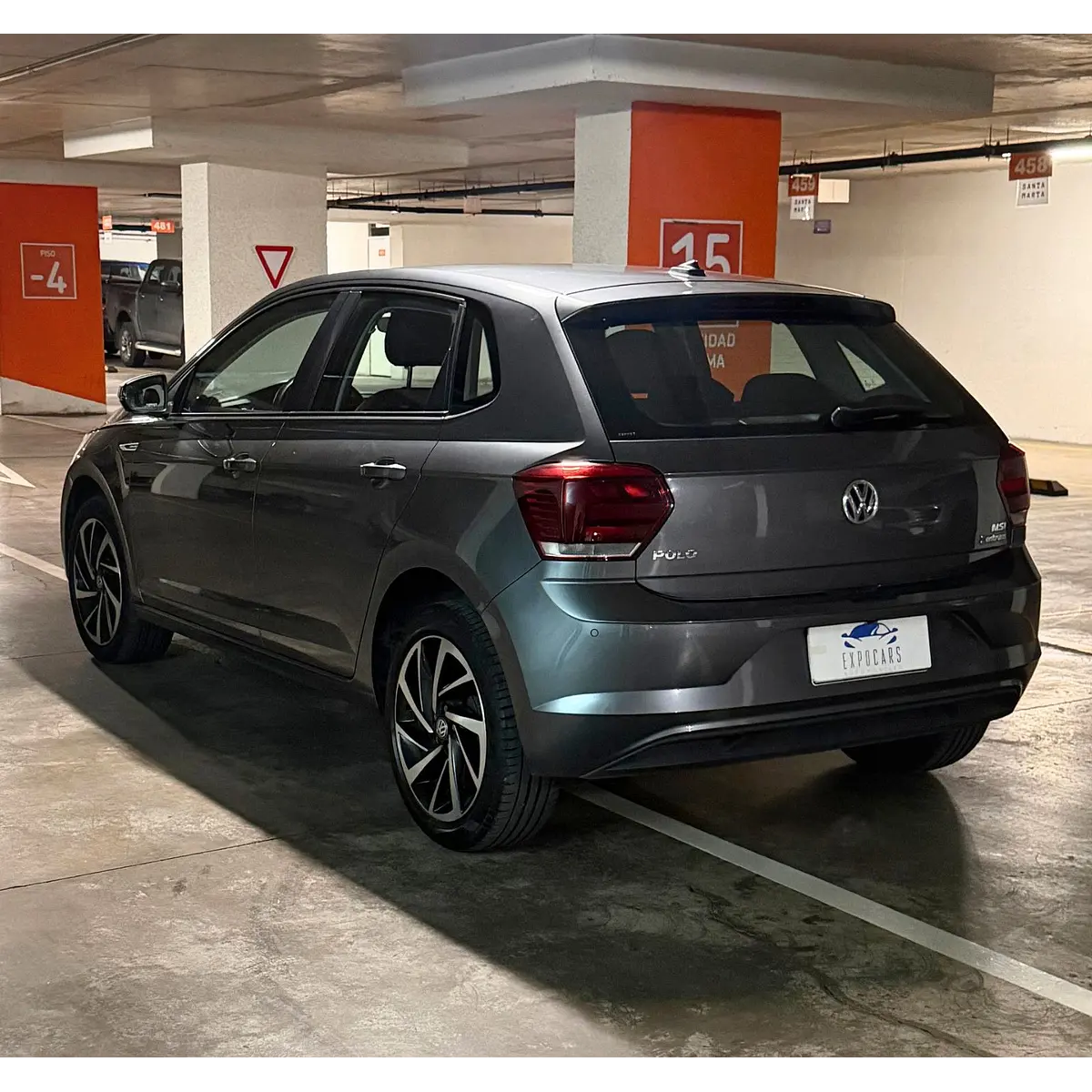 Volkswagen Polo Highline Hb — foto 12 de 40