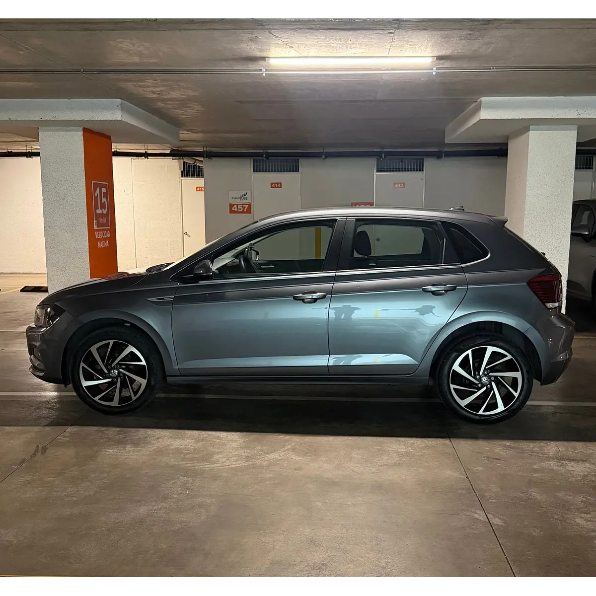 Volkswagen Polo Highline Hb — foto 16 de 40