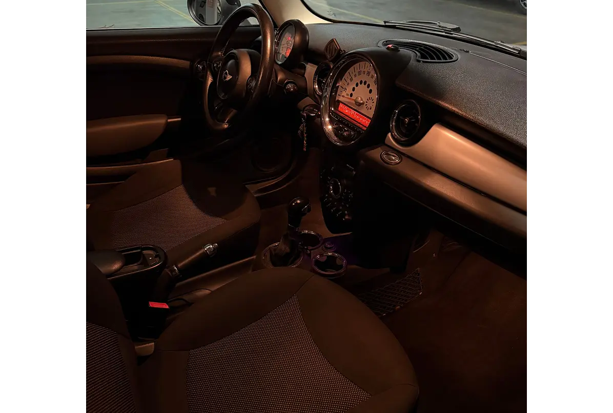 MINI COOPER HATCHBACK 1.6 2012