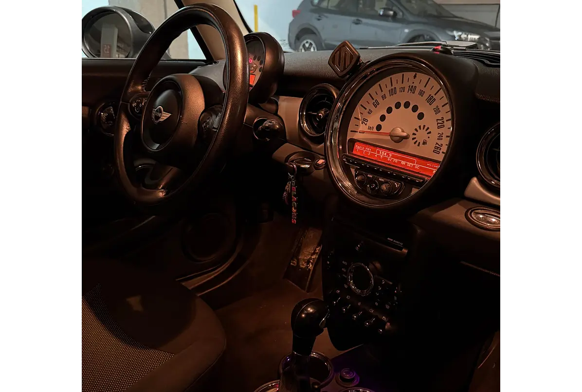 MINI COOPER HATCHBACK 1.6 2012