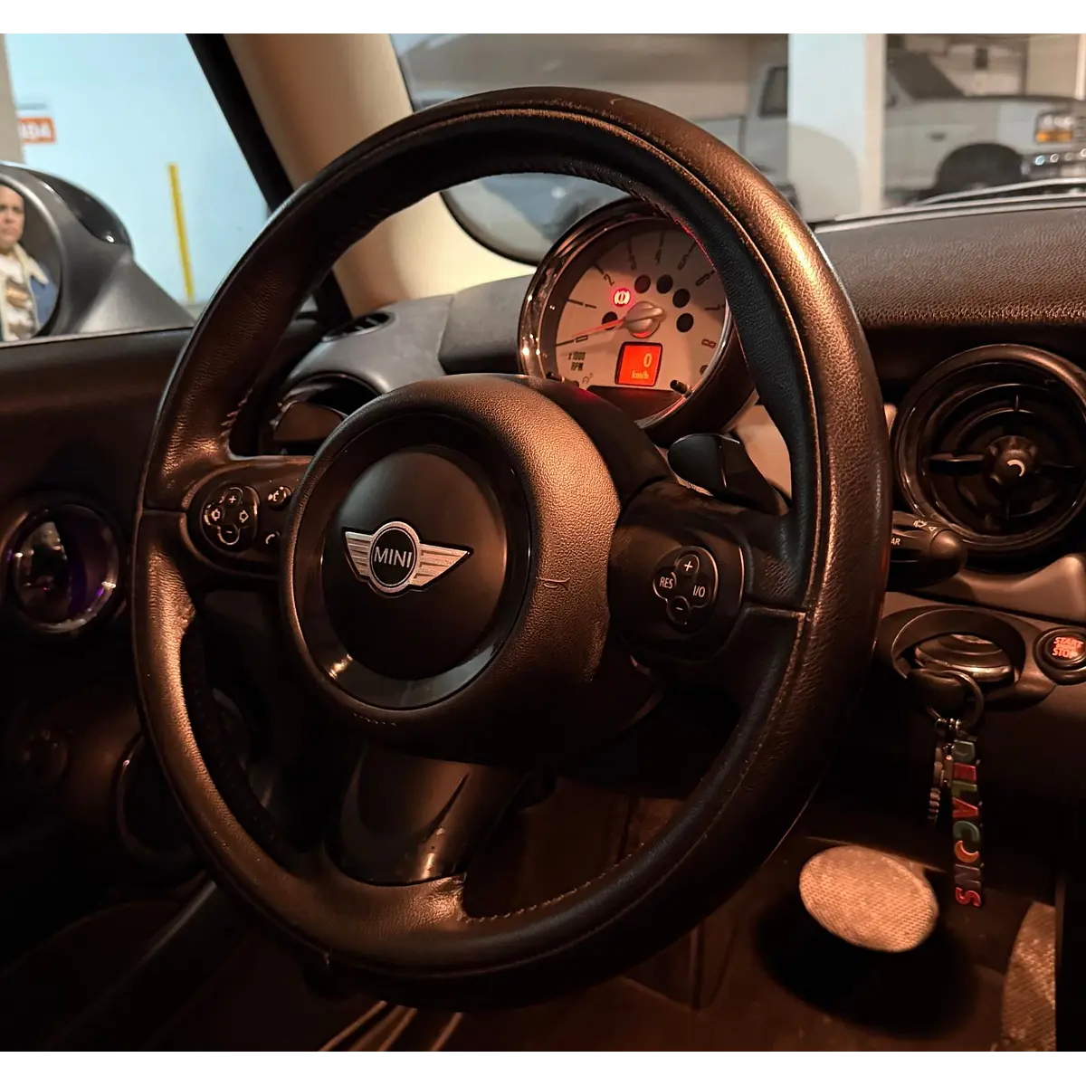 MINI Cooper Hatchback — foto 24 de 40
