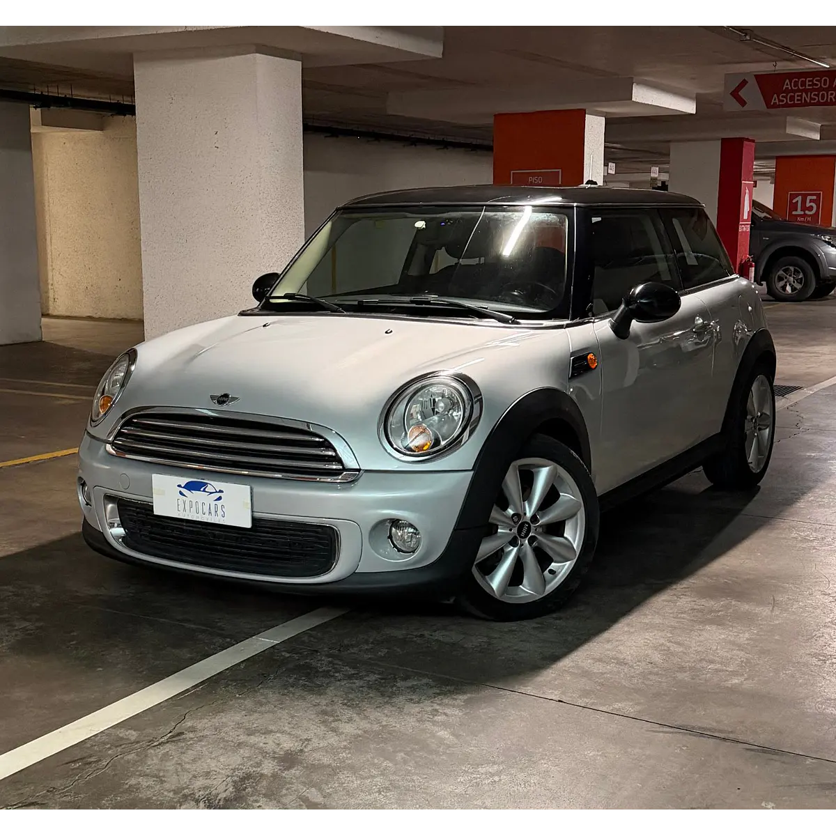 MINI Cooper Hatchback — foto 2 de 40