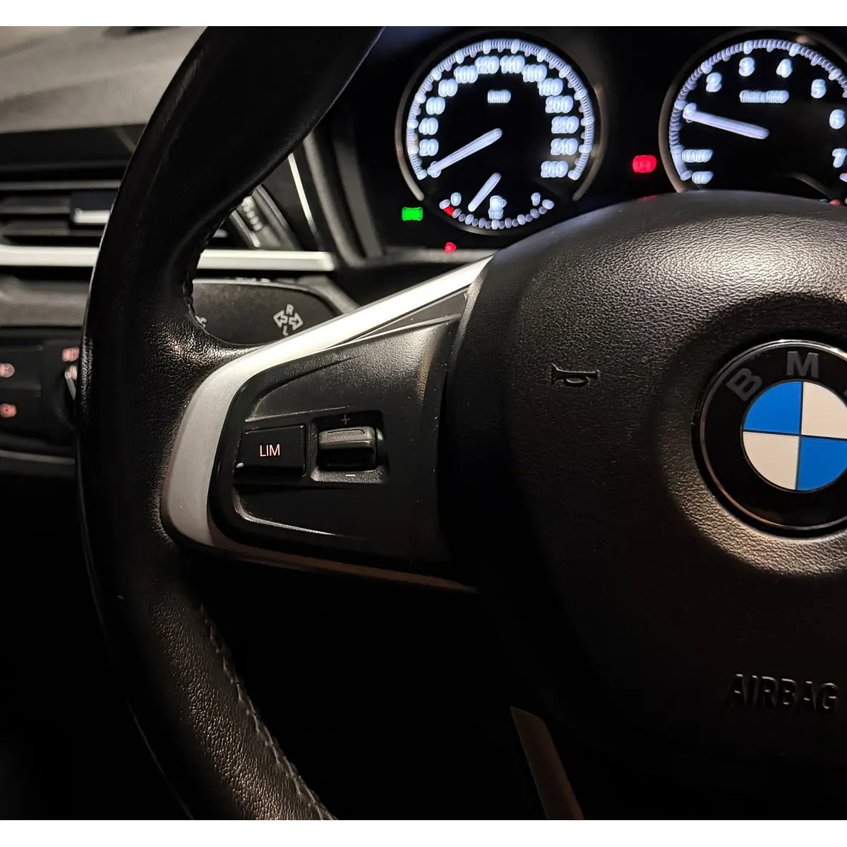 BMW X1 — foto 34 de 40