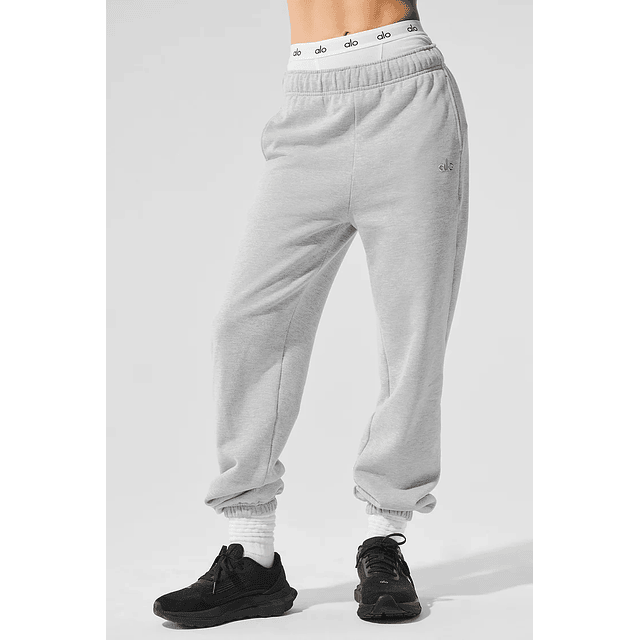 ACCOLADE STRAIGHT LEG SWEATPANT