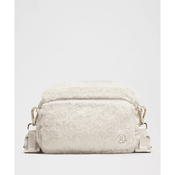 Everywhere Crossbody Bag 2L Plush Fleece