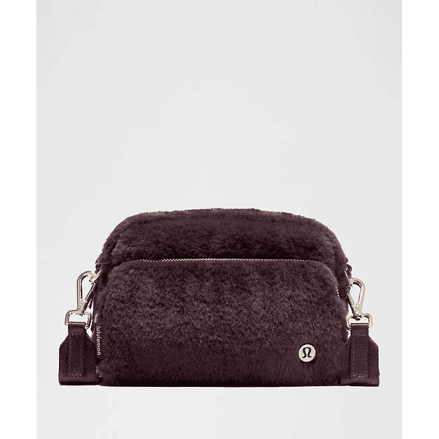 Everywhere Crossbody Bag 2L Plush Fleece