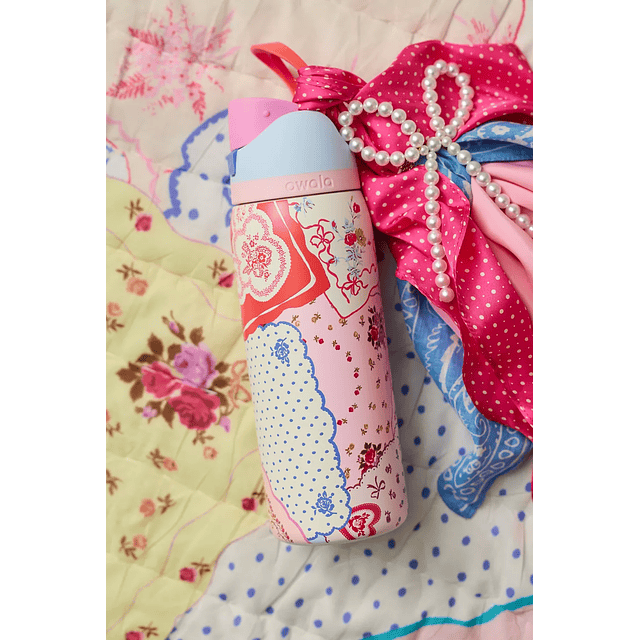 Hankies Print FreeSip 32 oz Water Bottle