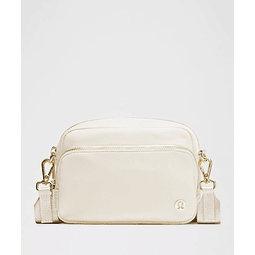 Everywhere Crossbody Bag 2L Metal Hardware