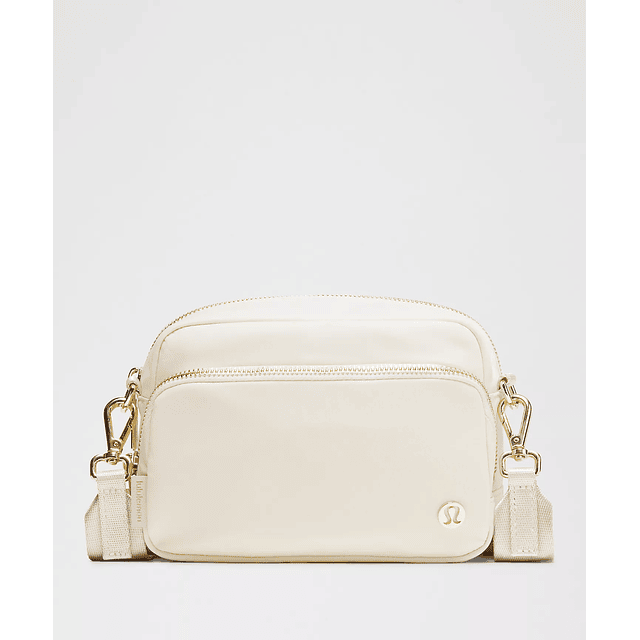 Everywhere Crossbody Bag 2L Metal Hardware